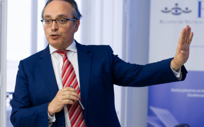 NTK Seminar: American Club of Madrid Communication series ” Como hablar en público” por Alfredo Urdaci